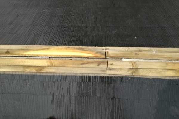 【瀬戸市】屋根の一番高い所（棟）の板金工事サムネイル