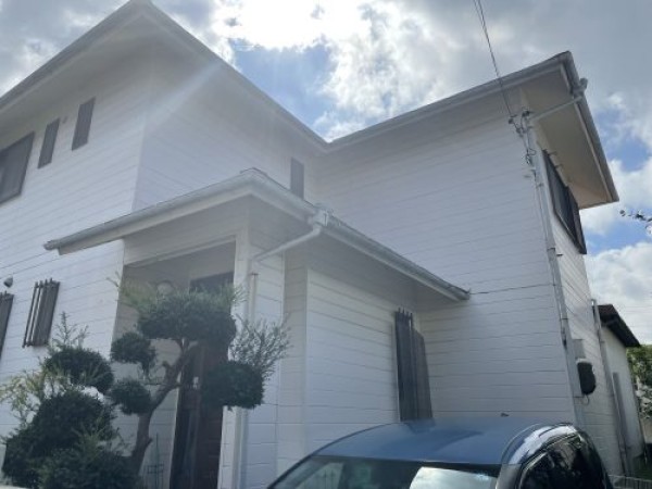 【尾張旭市】外壁塗膜が剥がれてしまっているお宅で建物調査サムネイル