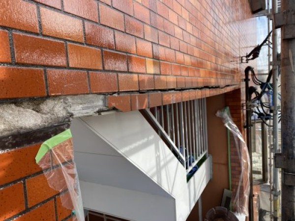 【瀬戸市】ビルの外壁タイルが割れてしまった部分のメンテナンスサムネイル