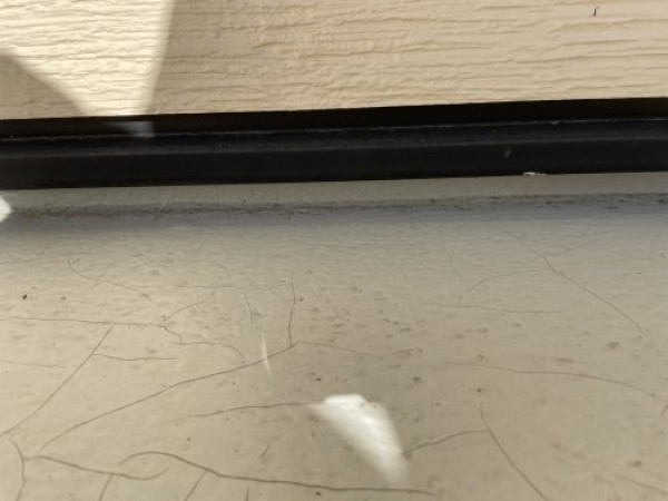 【尾張旭市】ベランダの床にひび割れが発生しているお宅で建物調査サムネイル