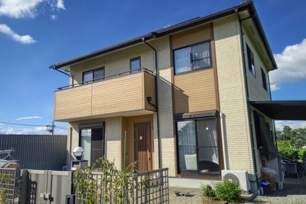 【瀬戸市】クリヤー塗装を行ったお宅についてサムネイル