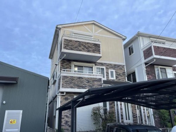 【名古屋市守山区】３階建てのお宅で外壁と屋根の塗り替え工事サムネイル