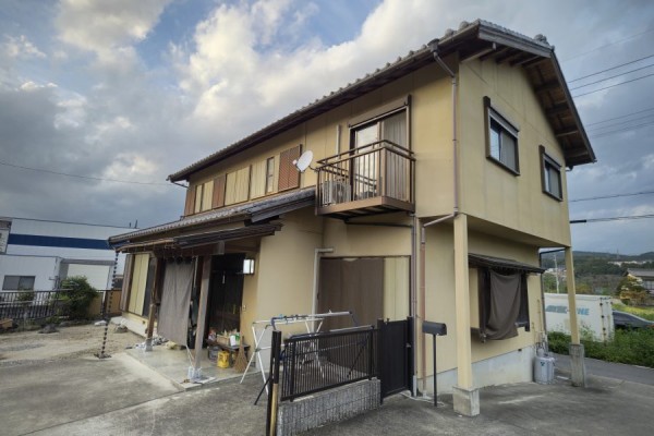 和風住宅にお住まいのお宅の外壁塗装が完工しました。サムネイル