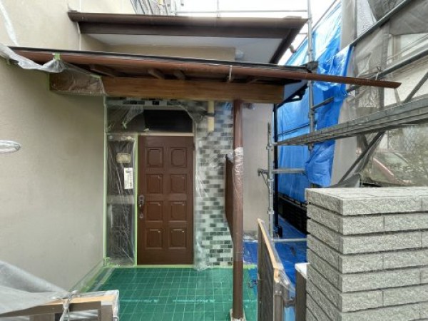 【瀬戸市】玄関前の柱の交換工事を行いました。サムネイル