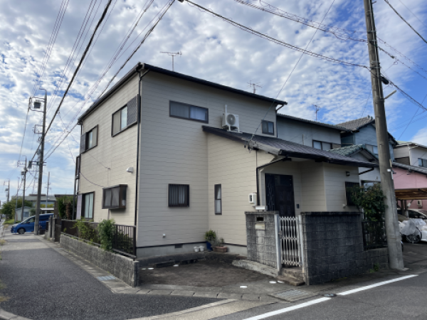 【尾張旭市】屋根の塗装がベロベロに剥がれているお宅で屋根の調査サムネイル