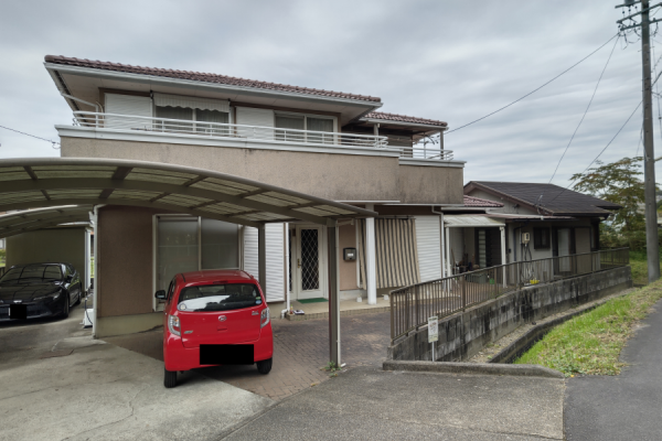 【瀬戸市】セラミック塗装を前回されたお宅で外壁塗装を施工させて頂きました。サムネイル