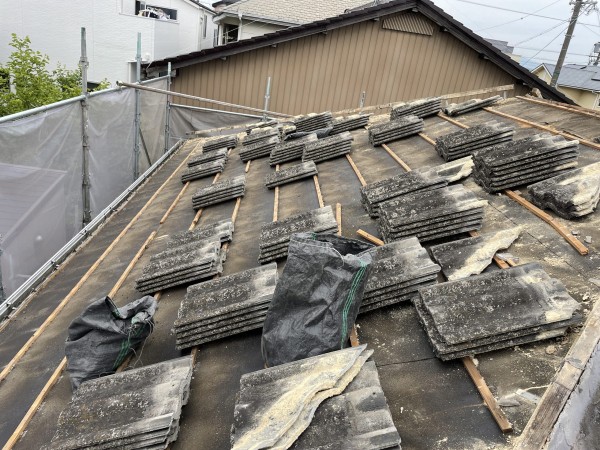 屋根の重ね葺きとは！？メリットやデメリット・耐久年数などをご紹介サムネイル