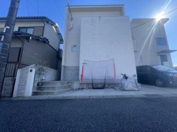 【長久手市】外壁の補修を行ってから塗り替え工事サムネイル