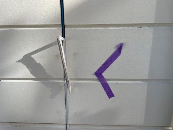 外壁ライムイエロー・屋根サーモオリーブグリーンで塗り替え工事をさせて頂きましたサムネイル