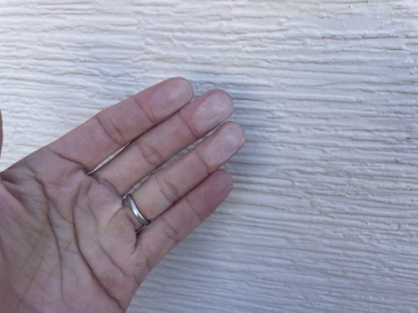 【尾張旭市】外壁の塗膜防水が劣化しているお宅で建物調査サムネイル