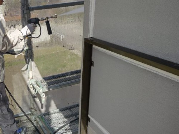 【瀬戸市】外壁の洗浄を行いました！サムネイル