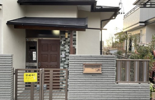 玄関前柱交換施工前