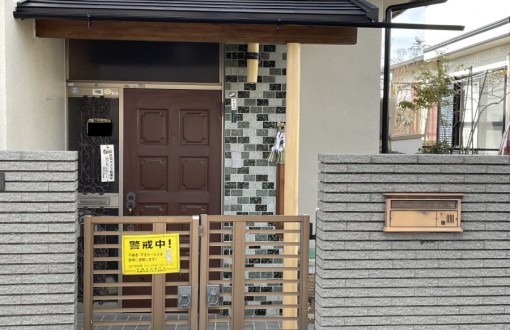 玄関前柱交換施工後