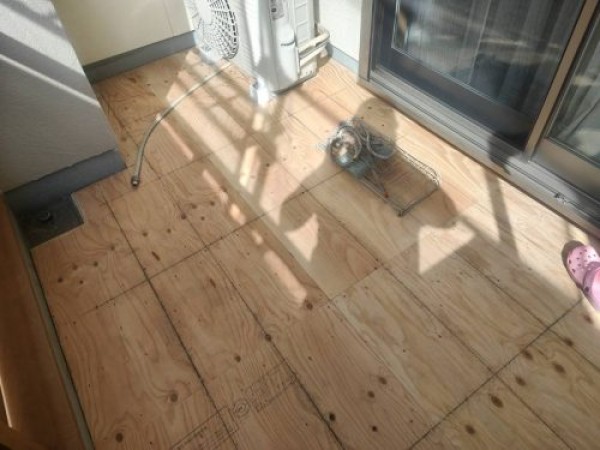 【尾張旭市】ベランダの床の防水が浮いてきているお宅でメンテナスサムネイル