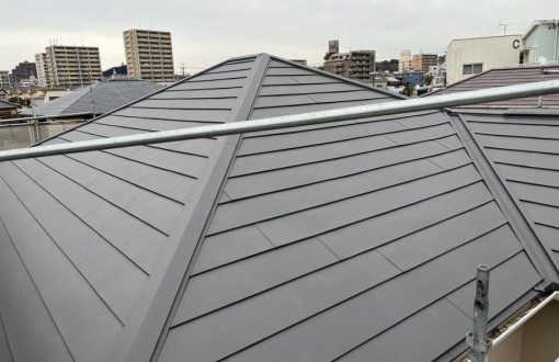 屋根カバー工法施工後スーパーガルテクト