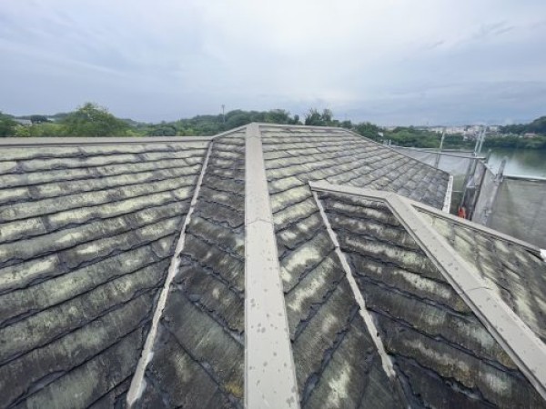 【尾張旭市】屋根が剥がれている（パミール）お宅で屋根カバー工法サムネイル