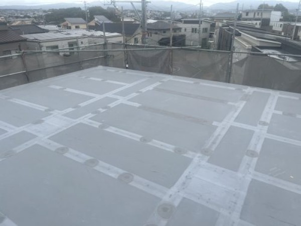 平たい屋根のお宅で防水のメンテナスを行わせて頂きましたサムネイル