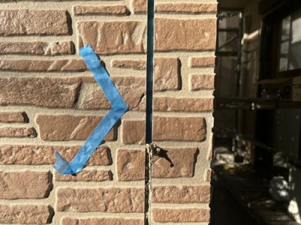 タイル模様の外壁を活かしてタイル模様のデザイン塗装を行わせて頂きましたサムネイル