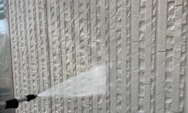 ハウスメーカーのお宅で外壁塗装を行わせて頂いました！サムネイル