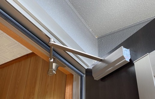 ‐　ドアクローザー修理工事　M様邸サムネイル