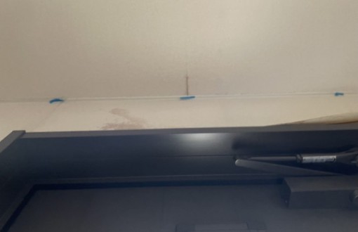 玄関回りクロス施工前