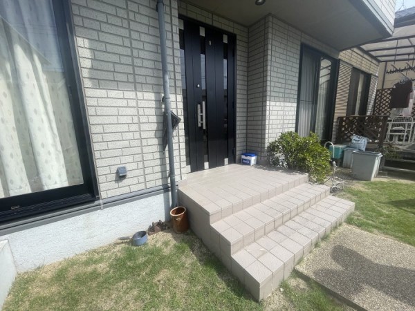 【名古屋市】高齢者や障害のある方に安心を届ける手すり工事 ― 名古屋市の補助金活用で快適な住環境へサムネイル