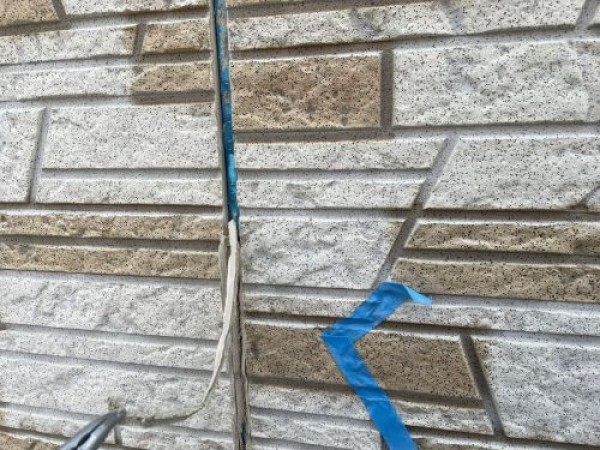 タイル柄のお宅がツートンカラーに大変身！外壁塗装を行わせて頂きましたサムネイル