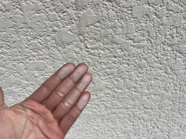 ひび割れなどを気にされて外壁塗装のお問い合わせをしてくださいました。サムネイル