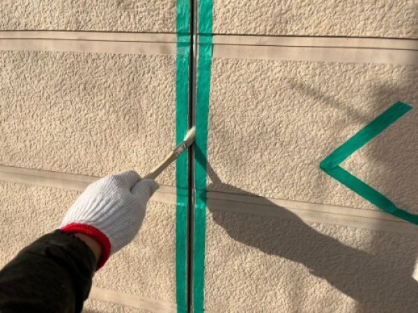 外壁塗装と屋根カバー工法工事を行っているお宅をご紹介！サムネイル