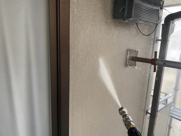 ハウスメーカーで建てられているお客様のお宅で外壁塗装を行わせて頂きましたサムネイル