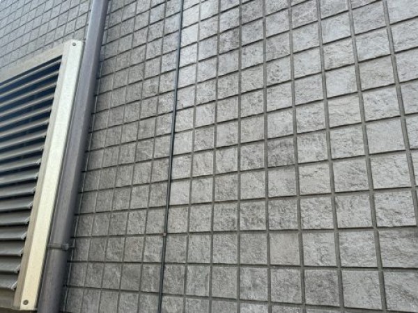 アスファルトルーフィング屋根のお宅で外壁と屋根の調査を行いましたサムネイル