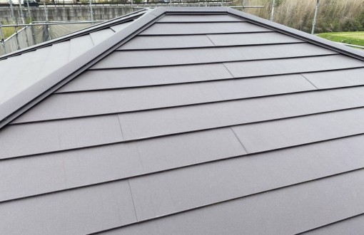 屋根施工後‗屋根カバー工法