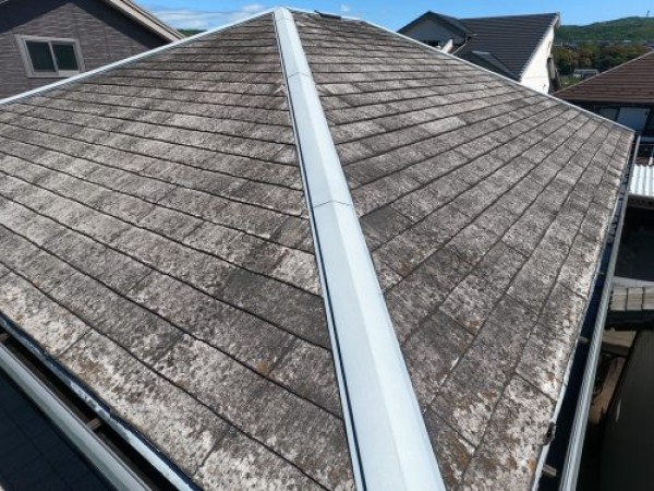 【瀬戸市】築25年のスレート屋根を屋根カバー工法でリフォーム！アイジー工業のスーパーガルテクトを使用した事例サムネイル