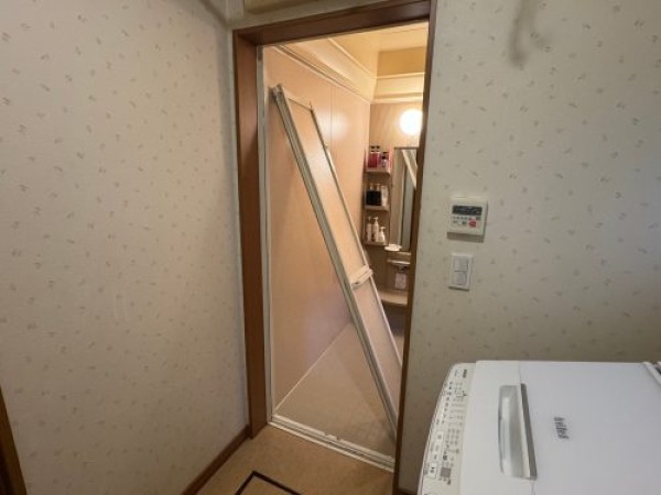 【瀬戸市】浴室折れ戸ドアの交換で快適な入浴時間を実現！施工事例をご紹介サムネイル