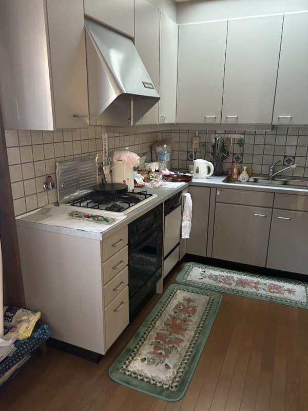 【安城市】お家の中心にキッチンを配置したリフォームで家族が集う明るい空間にサムネイル