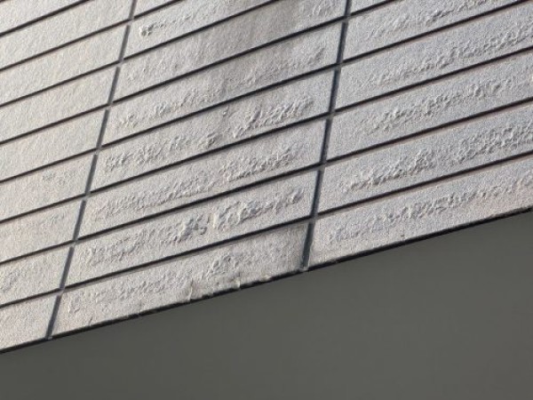 【尾張旭市】外壁のコケ・膨れを解消！外壁塗装はリメイクホームにお任せサムネイル