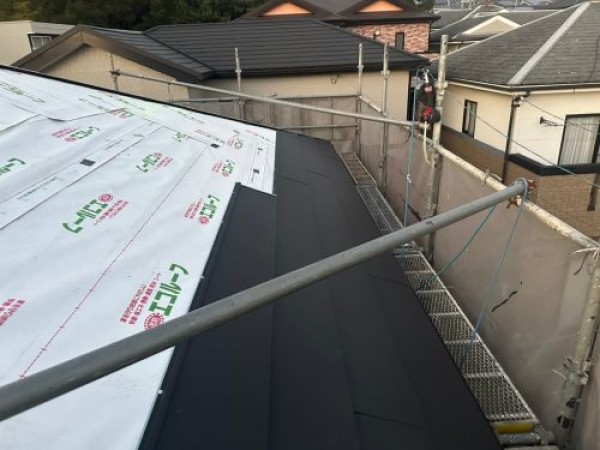 【瀬戸市】外壁塗装と屋根カバー工法を施工, 美しい仕上がりと高耐久を実現！サムネイル