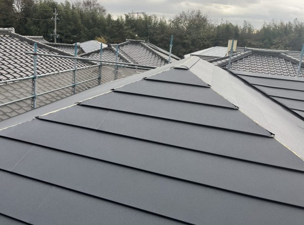 【豊田市】屋根カバー工法のリフォーム事例に学ぶ！後悔しないために知っておきたいメリット・デメリットサムネイル