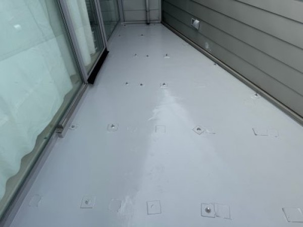 【尾張旭市】ベランダ防水工事で雨漏り対策！劣化を防ぎ快適な住まいへ！サムネイル