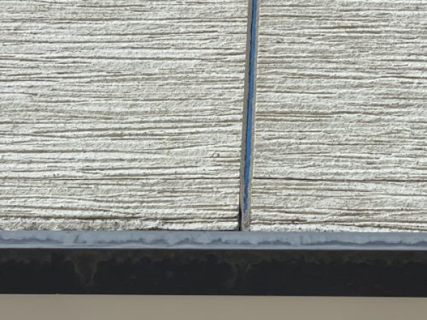 【瀬戸市】 外壁塗装, 築15年の外壁にチョーキング・ひび割れ！劣化サインと最適な塗装時期とは？サムネイル