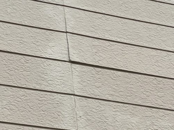 【豊田市】 外壁塗装, 築37年のお宅で建物調査！チョーキング・シーリング劣化・外壁の浮きに注意サムネイル