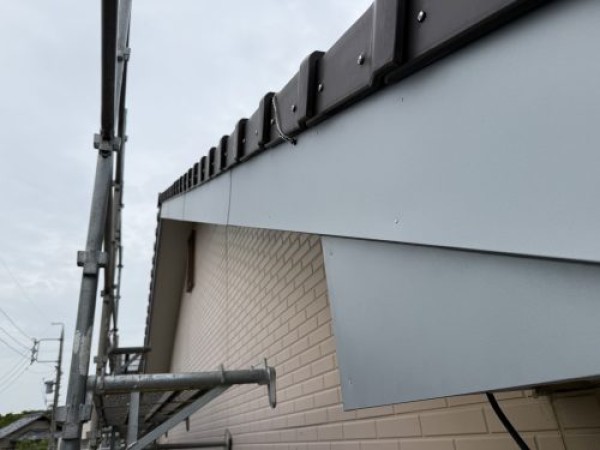 【名古屋市】破風板板金工事, 耐久性と美観を両立する施工事例サムネイル