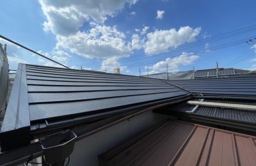 屋根カバー工法　施工後　スーパーガルテクト