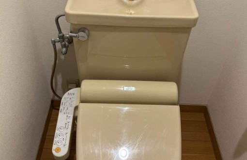 トイレ交換工事施工前