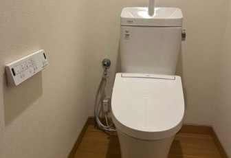 ［名古屋市守山区］トイレ交換・雨戸貼替　Ｍ様邸サムネイル