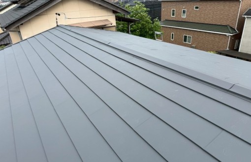 屋根カバー工法　施工後　
