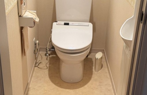 トイレウォシュレット交換工事_施工前