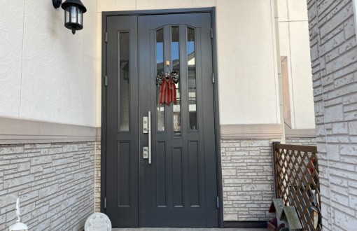 玄関ドアカバー工法 施工前 リシェント