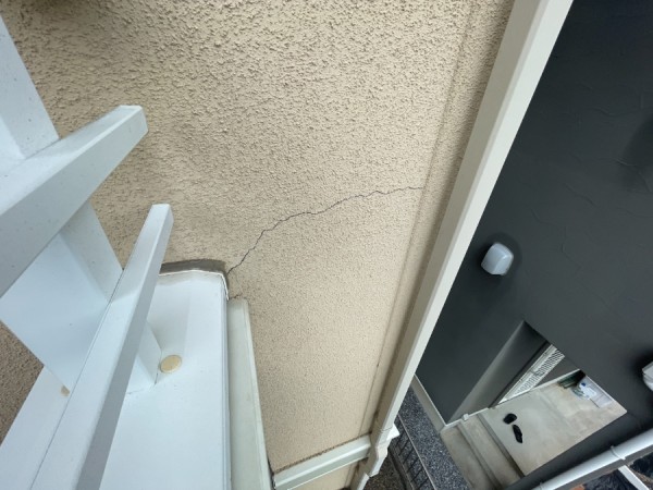 【瀬戸市 】リシン吹き外壁の色あせ・ひび割れ・シーリング劣化の現地調査サムネイル