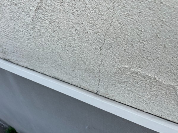 【豊田市】外壁塗装, 築17年ジョリパット外壁のひび割れ・汚れを現地調査サムネイル